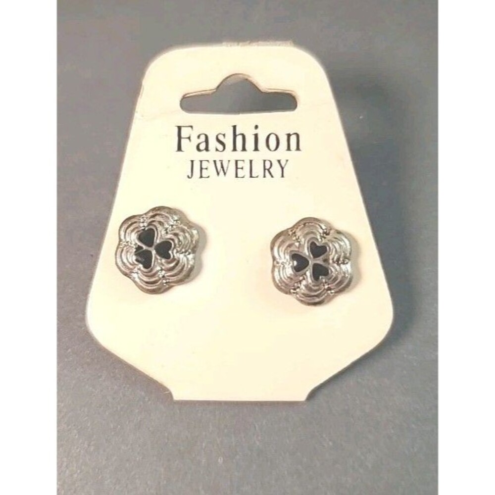 NOS Vintage Floral Heart Silvertone Pierced Earrings Irish Themed St. Patrick's